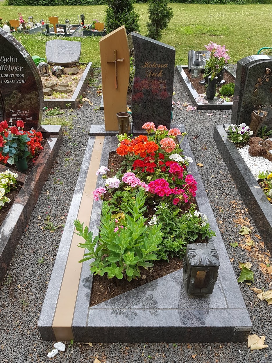 Grabmal Dick, Andernach